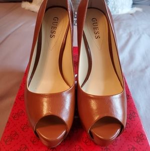 GUESS PLATFORM HEELS